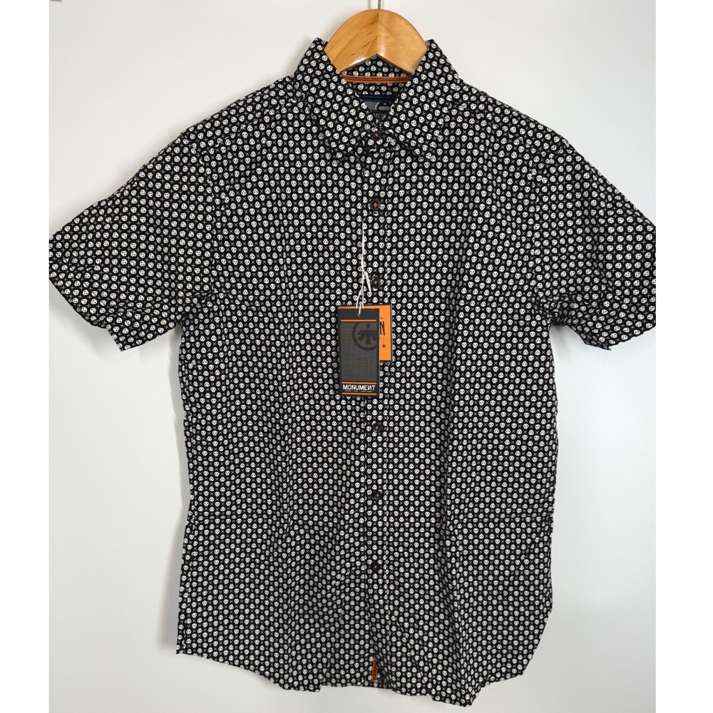 NWT Monument Skull Print‎ Short Sleeve Button Down Shirt Men's Size S Halloween